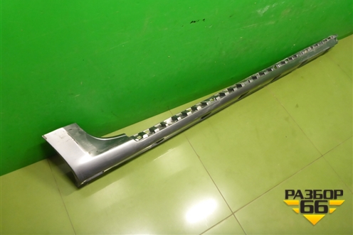 Накладка на порог наружная правая (768506677R) для Nissan Terrano с 2014г (Терано)