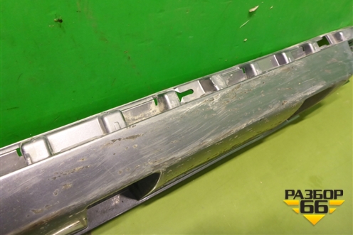 Накладка на порог наружная правая (768506677R) для Nissan Terrano с 2014г (Терано)