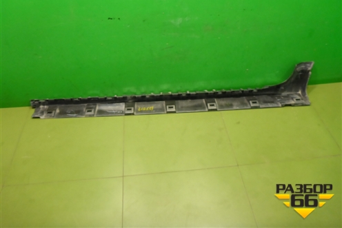 Накладка на порог наружная правая (768506677R) для Nissan Terrano с 2014г (Терано)