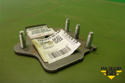 Кузовной элемент (кронштейн усилителя переднего бампера правый, новый) (5103C60010) для Toyota Land Cruiser (200) с 2008г (Ленд Крузер)