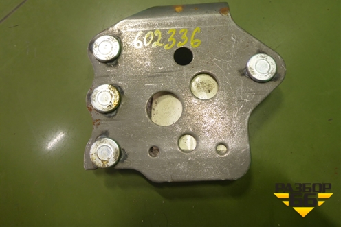 Кузовной элемент (кронштейн усилителя переднего бампера правый, новый) (5103C60010) для Toyota Land Cruiser (200) с 2008г (Ленд Крузер)