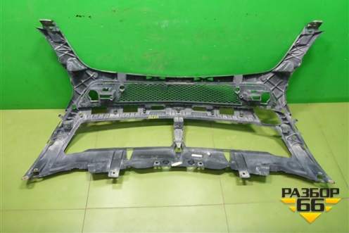 Решетка в передний бампер центральная (под парктроник) (A1668851465) для Mercedes Benz ML-Klass W166 c 2011г (МЛ)