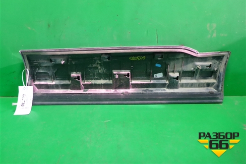 Накладка двери задней правой (4M0853970) для Audi Q7 c 2015г (Ку 7)