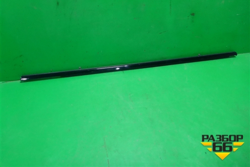 Накладка стекла заднего правого (4M0853764AT94) для Audi Q7 c 2015г (Ку 7)