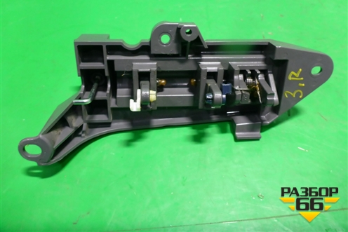 Ручка внутренняя двери задней правой (сдвижной) для Toyota Isis c 2004-2018г (Исис)