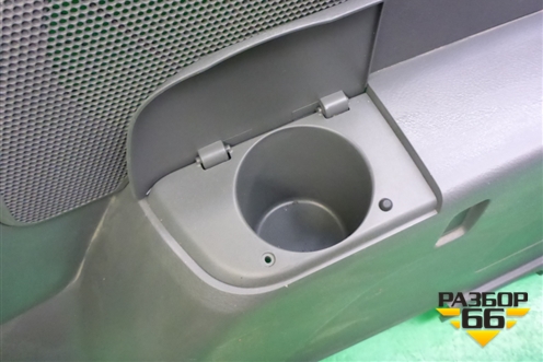 Обшивка багажника правая (нижняя) (6473144050) для Toyota Isis c 2004-2018г (Исис)