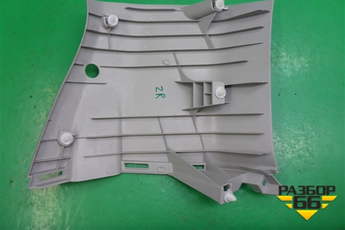 Обшивка багажника правая (верхняя) (6247144070) для Toyota Isis c 2004-2018г (Исис)