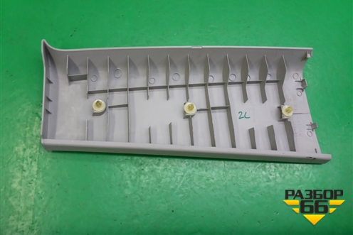 Обшивка двери сдвижной левой (6767444010) для Toyota Isis c 2004-2018г (Исис)