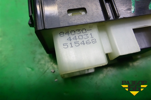 Кнопка стеклоподъёмника задняя левая (8403044031) для Toyota Isis c 2004-2018г (Исис)