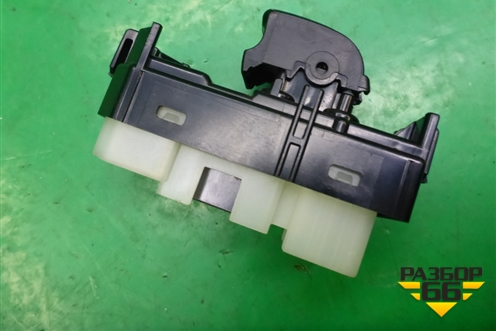 Кнопка стеклоподъёмника (передняя левая) (8403044031) для Toyota Isis c 2004-2018г (Исис)