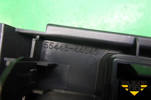 Накладка на торпедо (5544644040) для Toyota Isis c 2004-2018г (Исис)