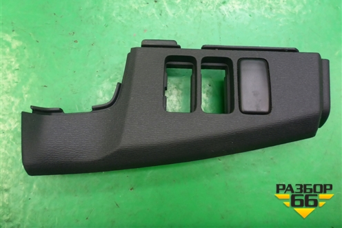 Накладка на торпедо (5544644040) для Toyota Isis c 2004-2018г (Исис)