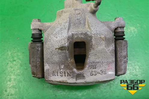 Суппорт передний левый для Toyota Isis c 2004-2018г (Исис)