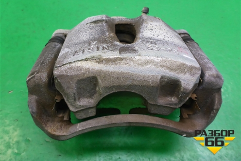 Суппорт передний левый для Toyota Isis c 2004-2018г (Исис)