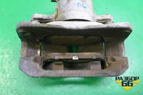 Суппорт передний левый для Toyota Isis c 2004-2018г (Исис)