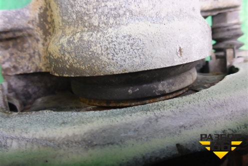 Суппорт передний левый для Toyota Isis c 2004-2018г (Исис)