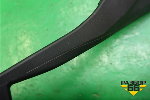 Накладка внутренняя для Toyota Isis c 2004-2018г (Исис)