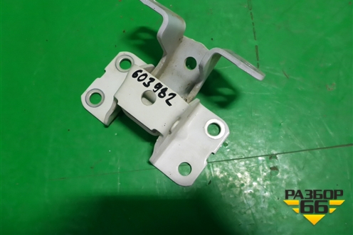 Петля двери правой нижняя для Isuzu ELF (N-series) с 2006-2014г (Эльф)