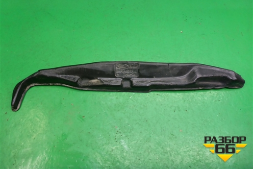 Пыльник переднего крыла левого (2S61A16E561AB) для Ford Fiesta с 2001-2008г (Фиеста 5)