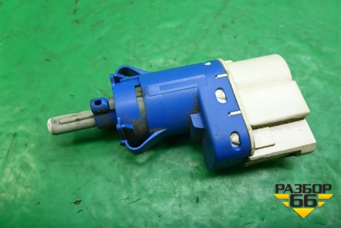 Датчик включения стопсигнала (3M5T9C872AC) для Ford Fiesta с 2001-2008г (Фиеста 5)