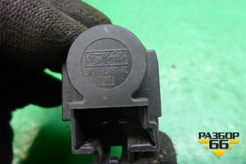 Датчик включения стопсигнала (3M5T13480AC) для Ford Fiesta с 2001-2008г (Фиеста 5)