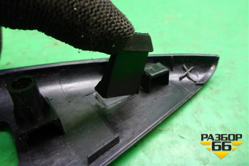 Накладка двери передней левой (на модуль управления стеклоподъёмниками) (GP9A684L6) для Mazda Mazda 6 (GG) с 2002-2007г