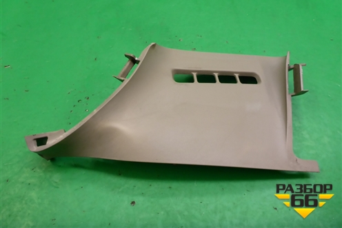 Накладка внутренняя (6221944030) для Toyota Isis c 2004-2018г (Исис)