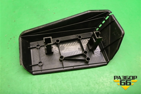 Накладка внутренняя (педаль отдыха) (5819068010) для Toyota Isis c 2004-2018г (Исис)