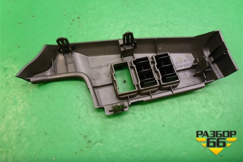 Накладка на торпедо (5544644030) для Toyota Isis c 2004-2018г (Исис)