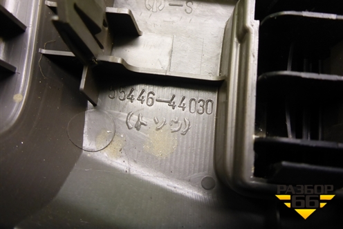 Накладка на торпедо (5544644030) для Toyota Isis c 2004-2018г (Исис)