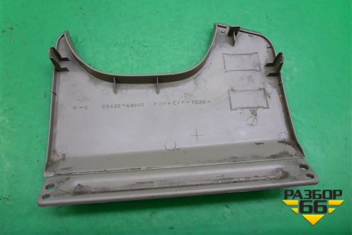 Накладка на торпедо (5543244040) для Toyota Isis c 2004-2018г (Исис)