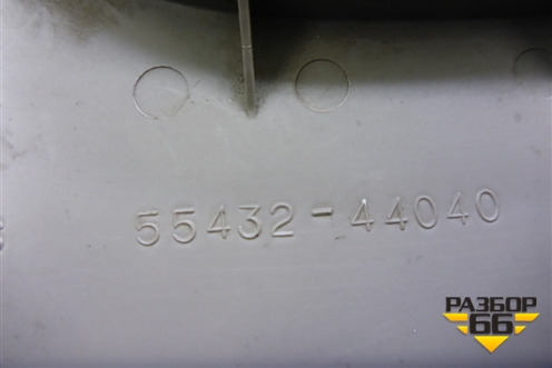 Накладка на торпедо (5543244040) для Toyota Isis c 2004-2018г (Исис)