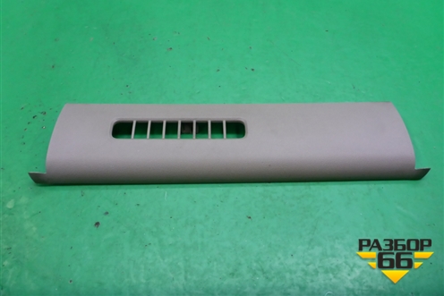 Накладка внутренняя (5854344010) для Toyota Isis c 2004-2018г (Исис)