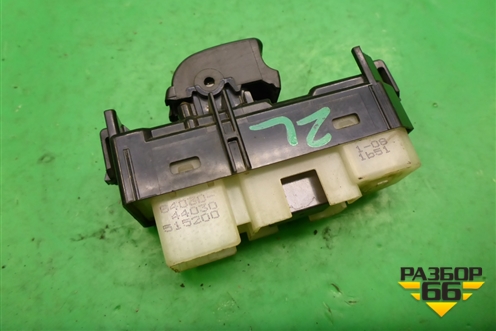 Кнопка стеклоподъёмника (8403044030) для Toyota Isis c 2004-2018г (Исис)