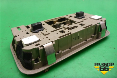 Плафон салонный для Toyota Isis c 2004-2018г (Исис)