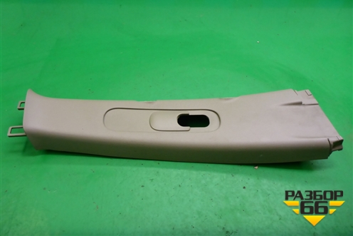 Обшивка стойки центральная верхняя правая (6241144090) для Toyota Isis c 2004-2018г (Исис)