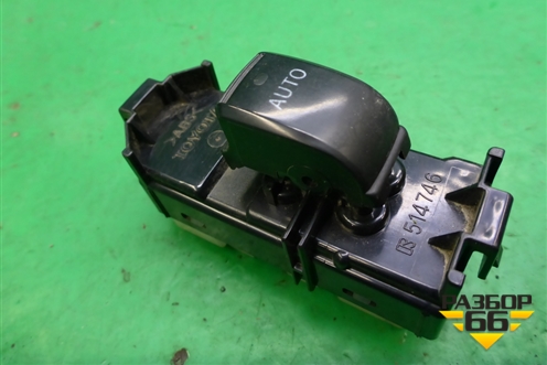 Кнопка стеклоподъёмника (8403044030) для Toyota Isis c 2004-2018г (Исис)