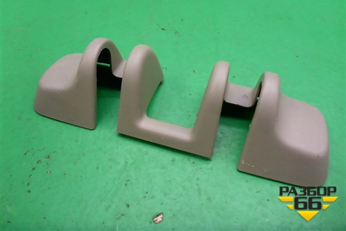 Накладка внутренняя (на петлю сиденья) (7937444010) для Toyota Isis c 2004-2018г (Исис)