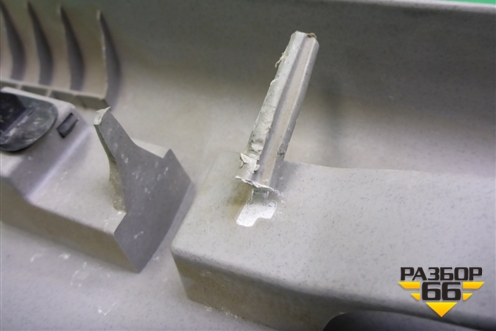 Обшивка стойки лобового стекла левая (13180560) для Opel Corsa D с 2006-2014г (Корса Д)