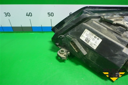 Фара правая (галоген) (5N1941006B) для Volkswagen Tiguan с 2011-2016г (Тигуан)