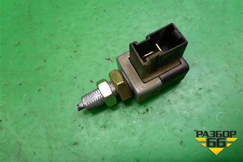 Датчик включения стопсигнала (9381038000) для Hyundai Elantra 3 (XD) с 2000-2010г (Элантра)