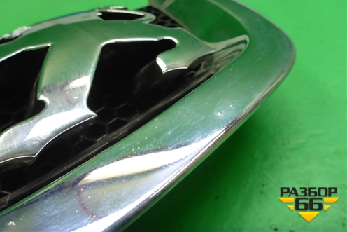 Эмблема в решетку радиатора (9649670480) для Peugeot 207 с 2006-2015г