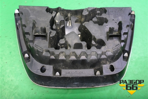 Эмблема в решетку радиатора (9649670480) для Peugeot 207 с 2006-2015г