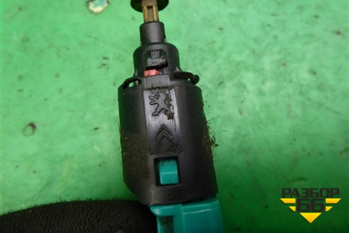 Датчик включения стопсигнала для Peugeot 207 с 2006-2015г