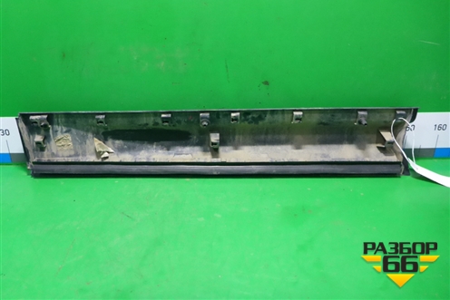 Накладка двери передней правой (DK6221064AD) для Land Rover Range Rover Sport с 2013-2022г (Спорт)