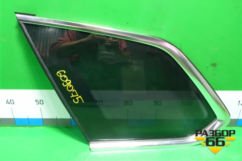 Стекло глухое левое (760845297) для Volkswagen Touareg с 2018г (Туарег)