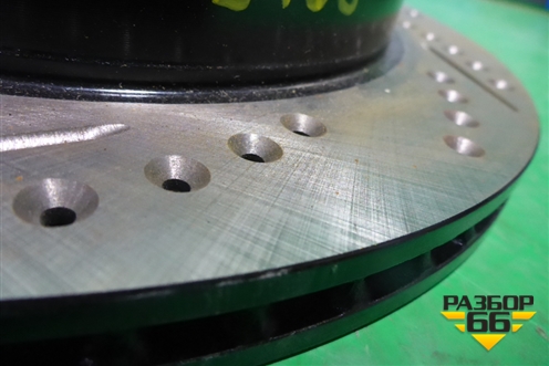 Диск тормозной задний вентилируемый (правый новый CENTRIC PARTS) (12744175R) для Lexus GX-460 с 2009г (ГХ)