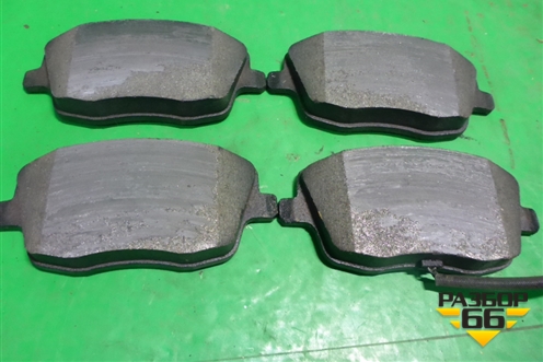 Колодки тормозные передние (ADB11147) для Skoda Fabia с 2007-2014г (Фабия)