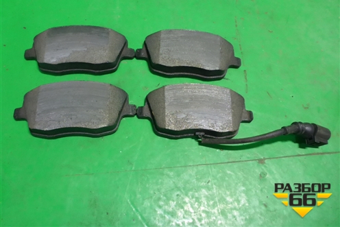 Колодки тормозные передние (ADB11147) для Skoda Fabia с 2007-2014г (Фабия)