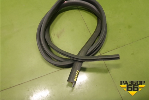 Уплотнитель двери передней правой для Renault Logan II с 2012г (Логан)